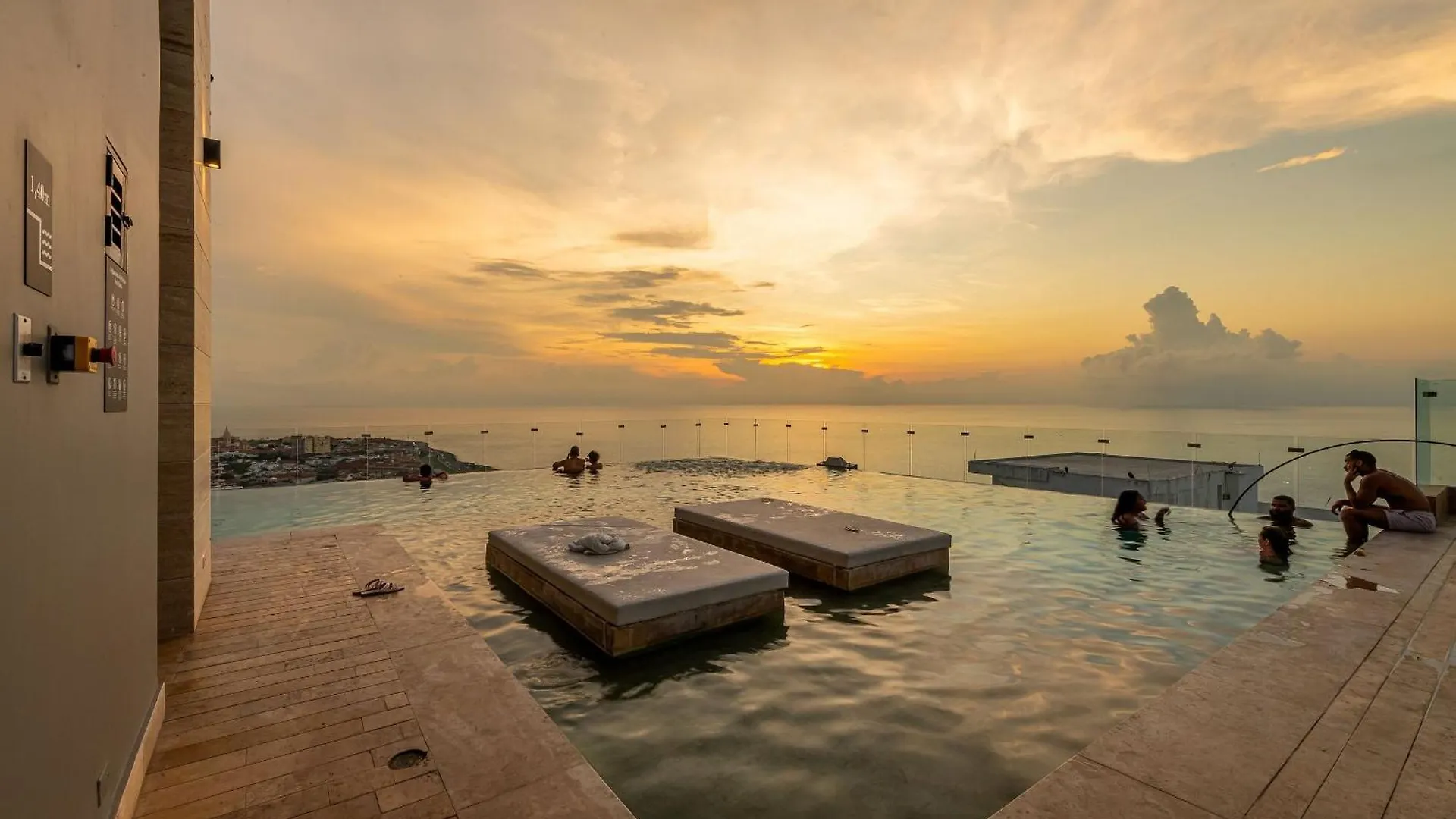 New Apt Beautiful Sea View And Walled City 2Br Cartagena
