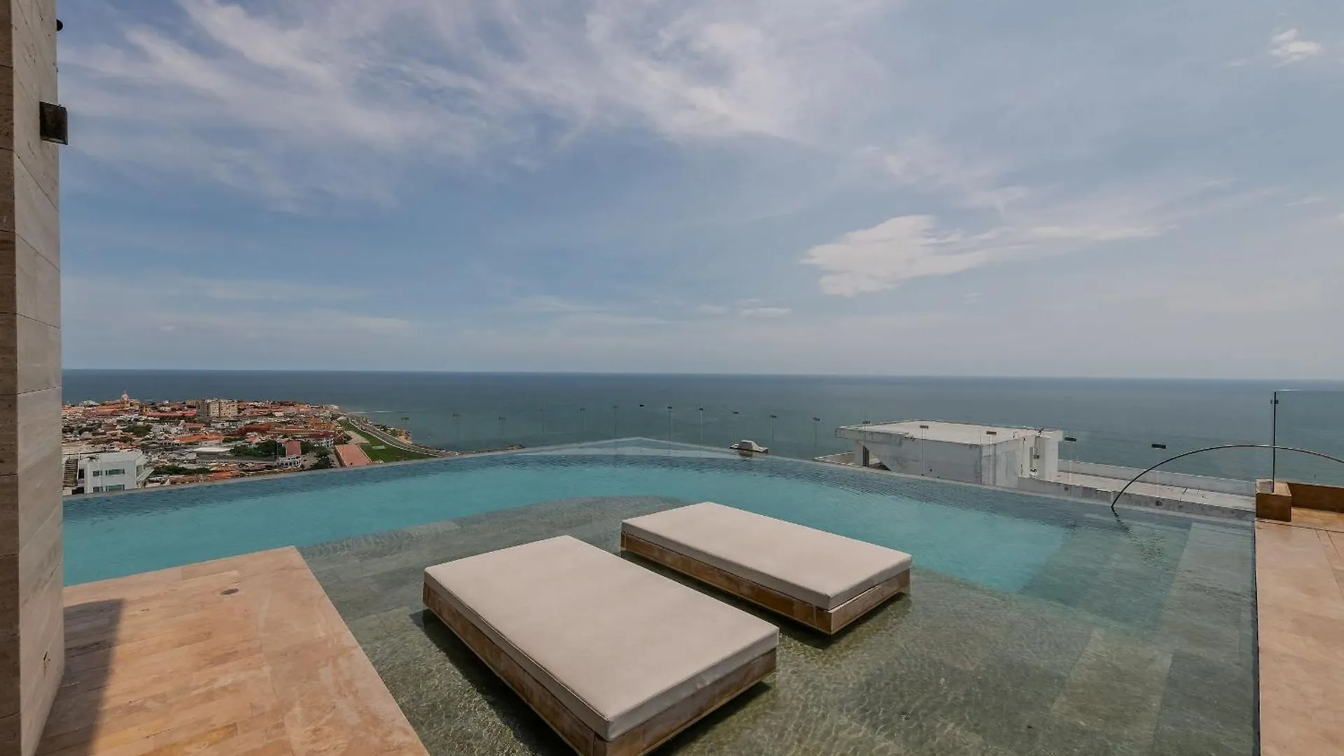 New Apt Beautiful Sea View And Walled City 2Br Cartagena Apartment